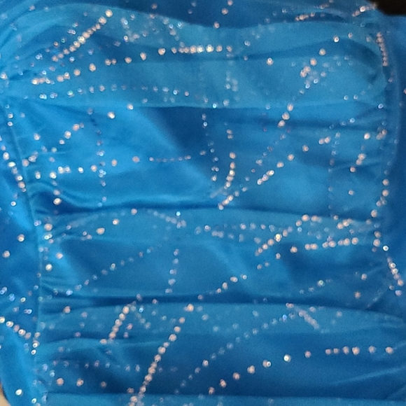 Reign On Formal - Picture 4 of 4